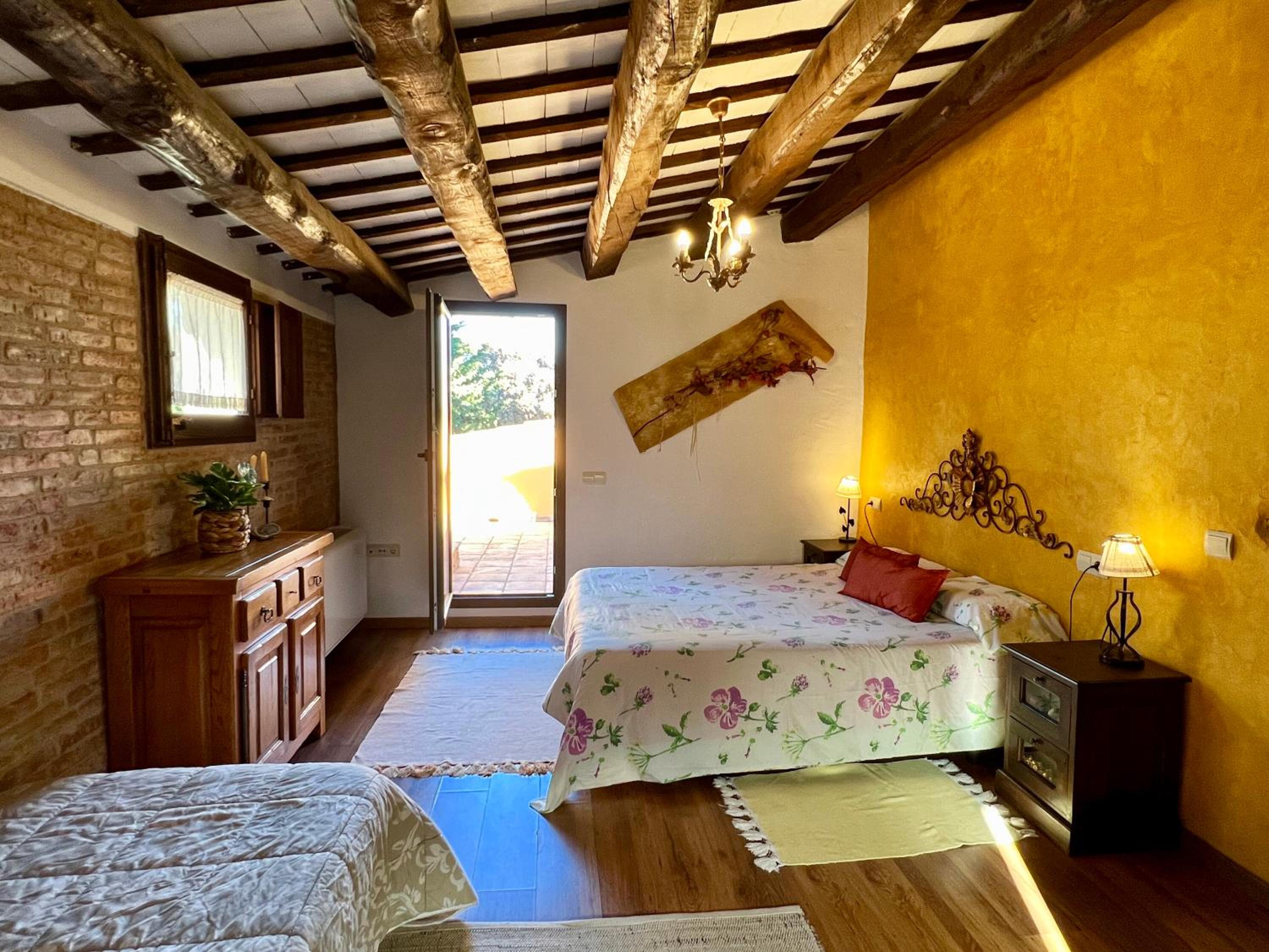 Casa Mas Molines con piscina, jacuzzi y barbacoas.