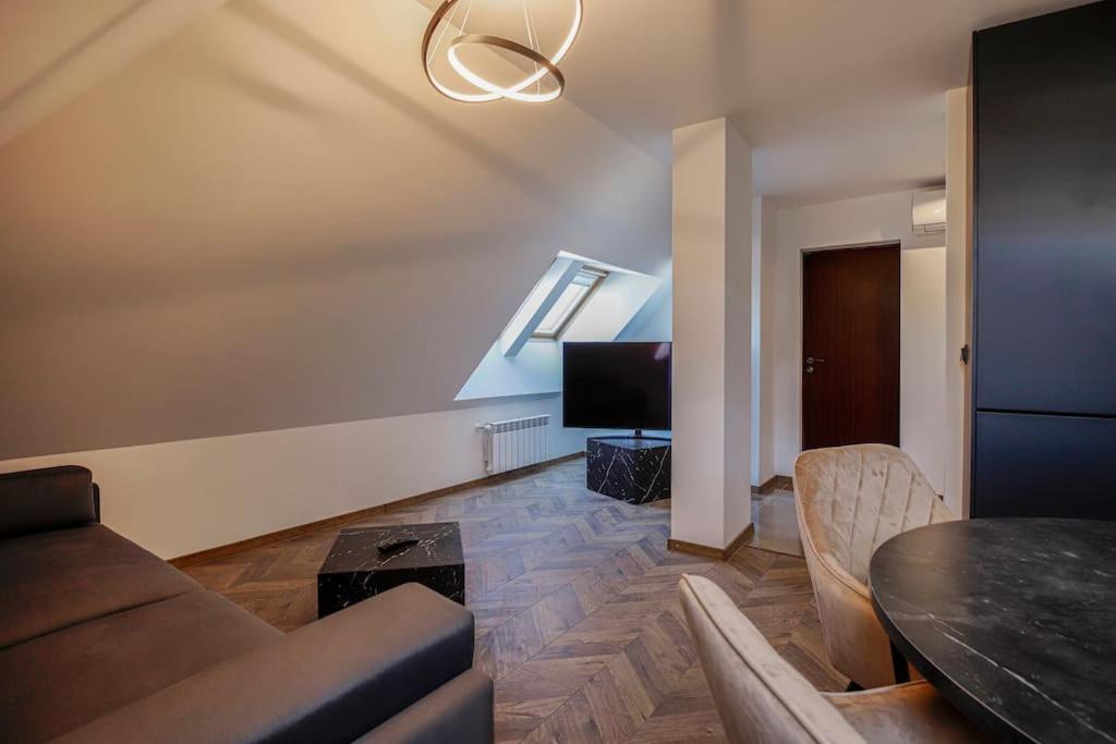 20% Discount! 2 Bedroom Apartment Vitosha View