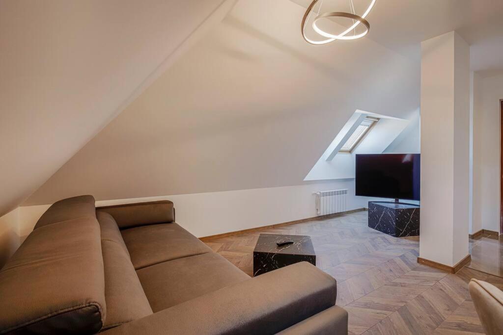 20% Discount! 2 Bedroom Apartment Vitosha View