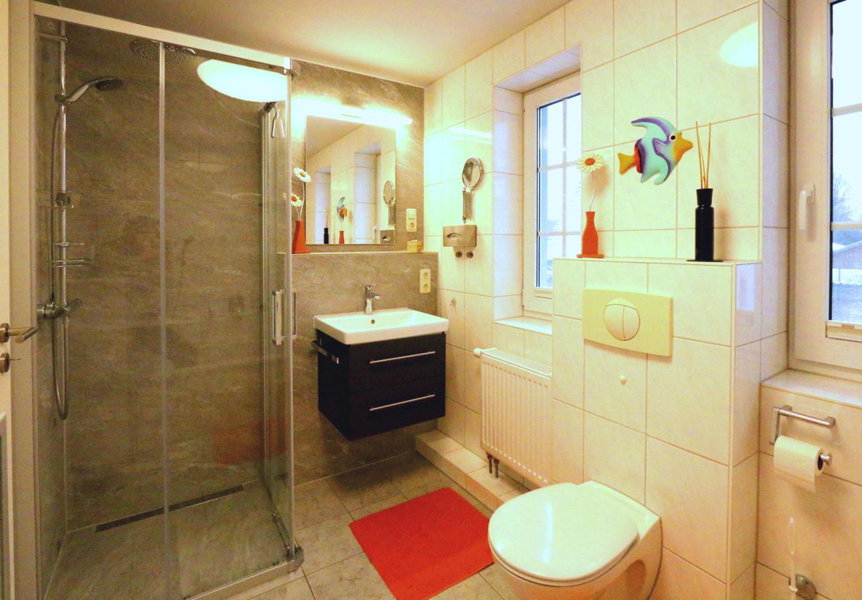 Rosenberg-Siedlung 21 en Zingst — bathroom