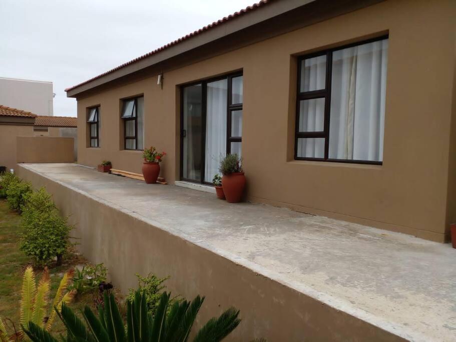 Pilbra Beachfront Self-catering Flat 5
