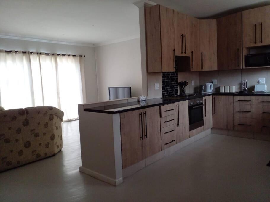 Pilbra Beachfront Self-catering Flat 5