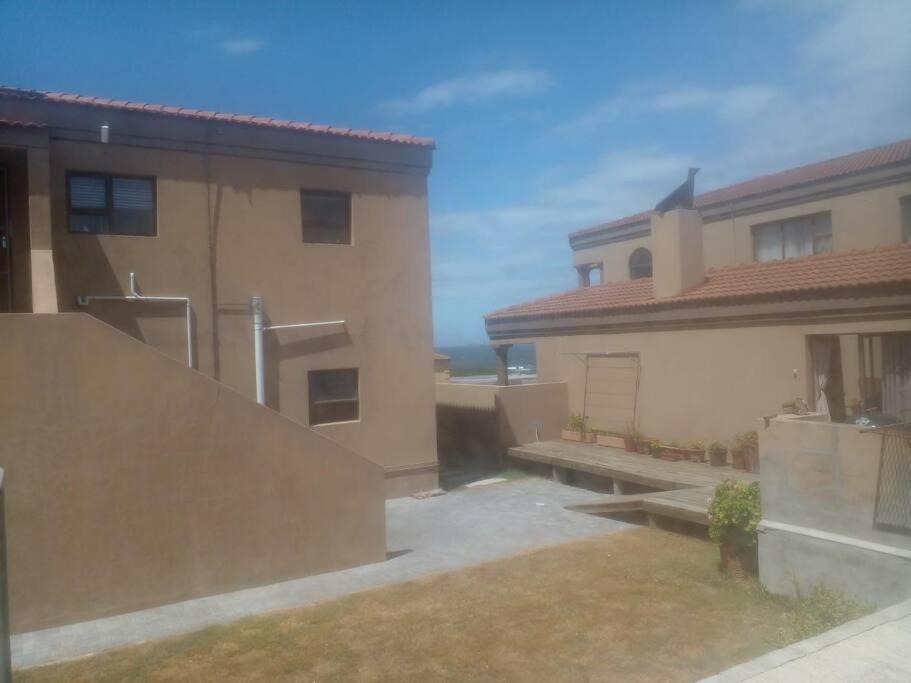 Pilbra Beachfront Self-catering Flat 5