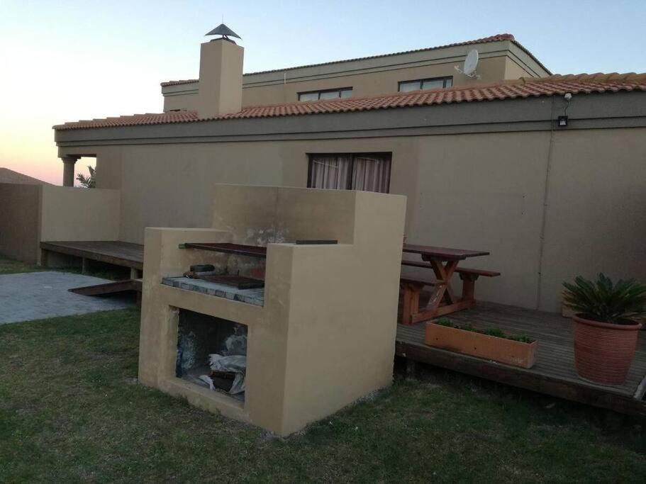 Pilbra Beachfront Self-catering Flat 5