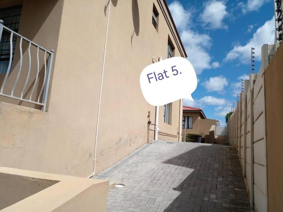 Pilbra Beachfront Self-catering Flat 5