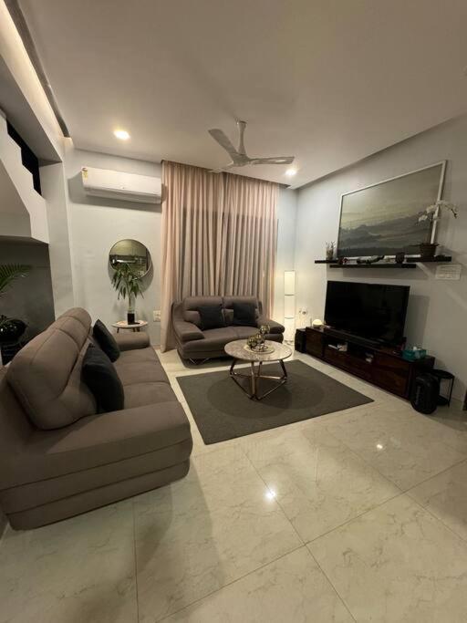 The Palms -Entire Villa with Pool Karjat view 4