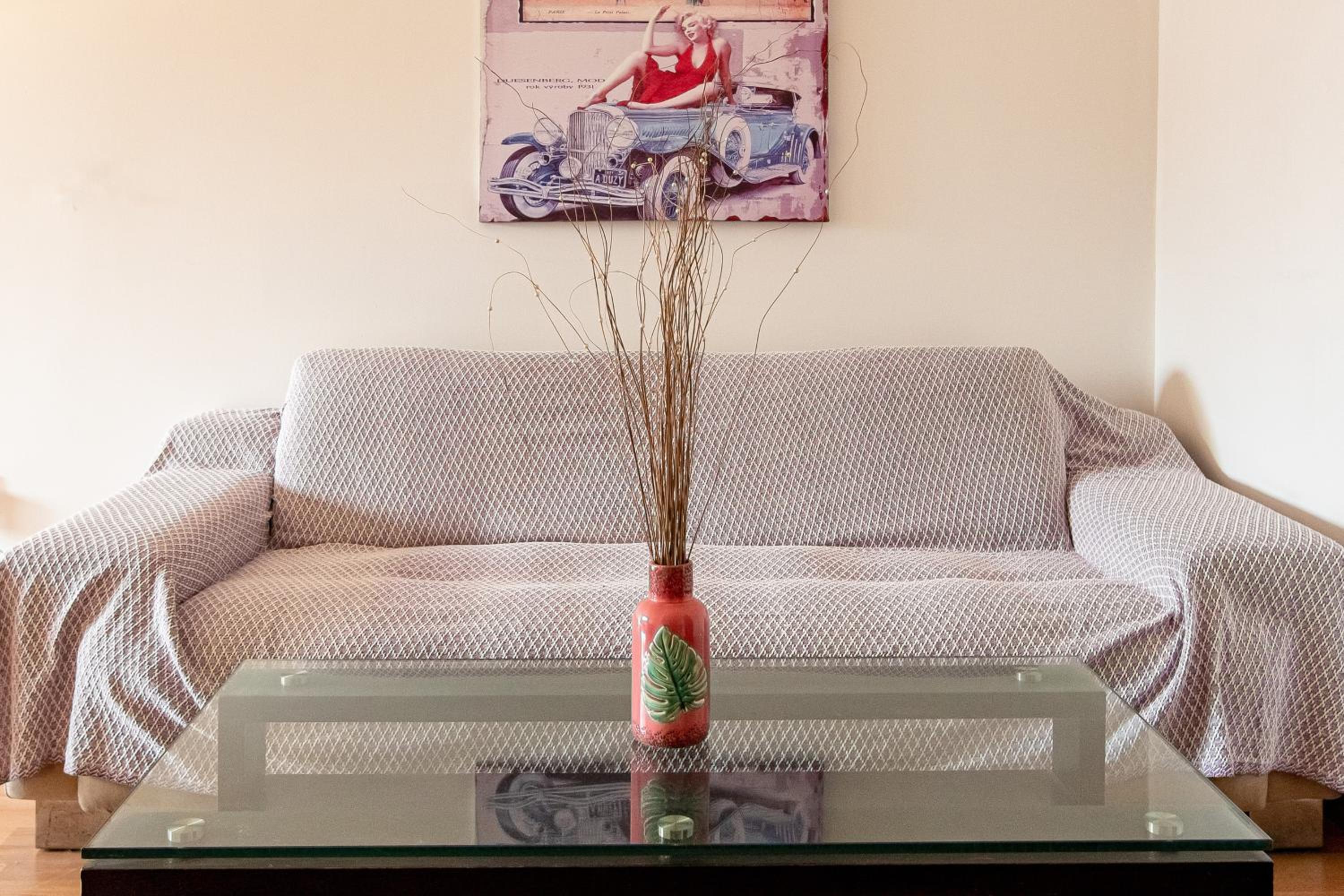 3 bedroom Central Apartment