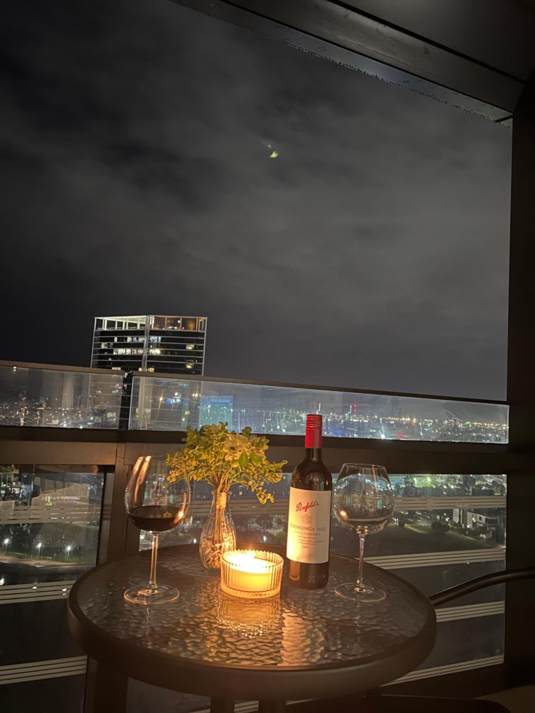 Free Parking Private Room in Docklands - Amazing View - Shared Washroom - Homestay with Host