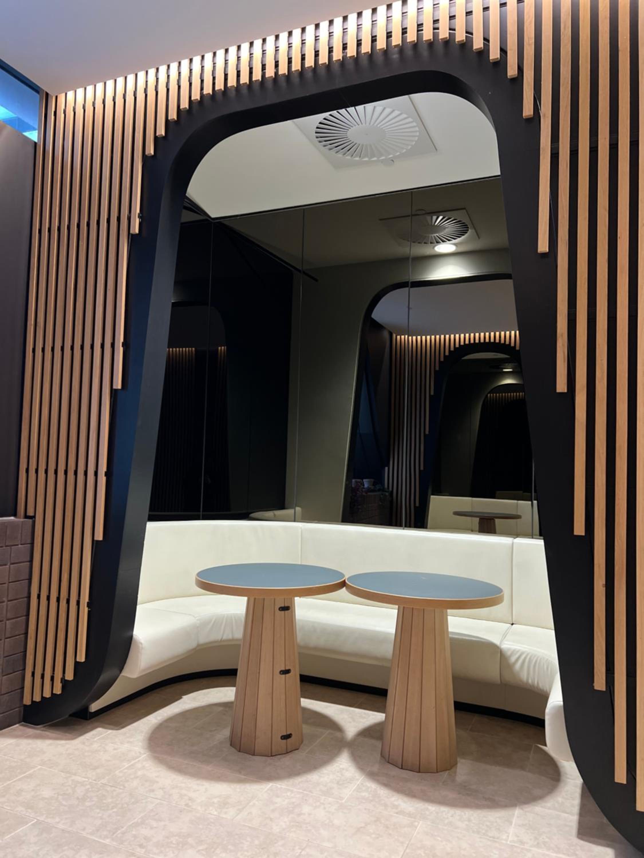 Free Parking Private Room in Docklands - Amazing View - Shared Washroom - Homestay with Host