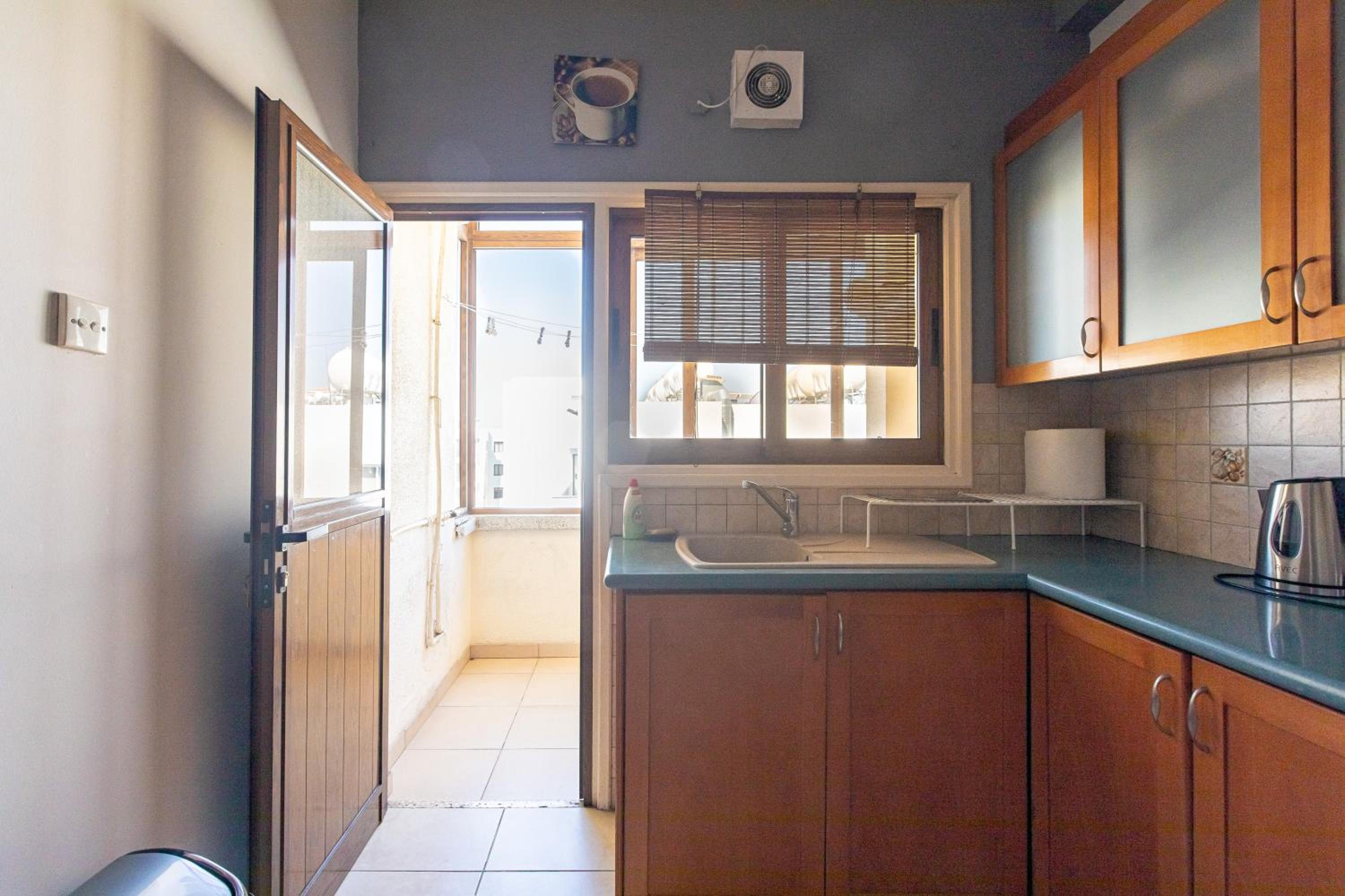 3 bedroom Central Apartment