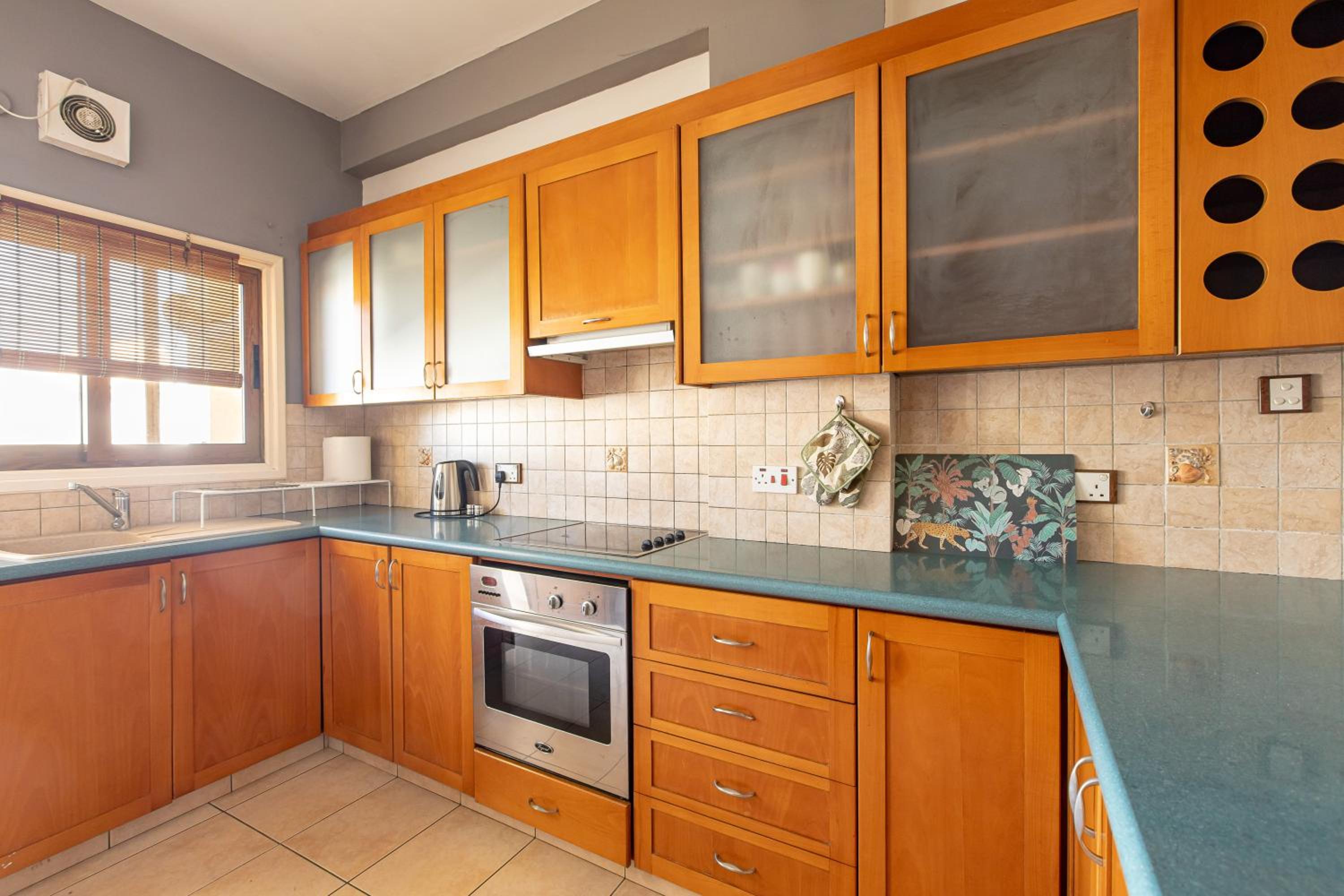 3 bedroom Central Apartment