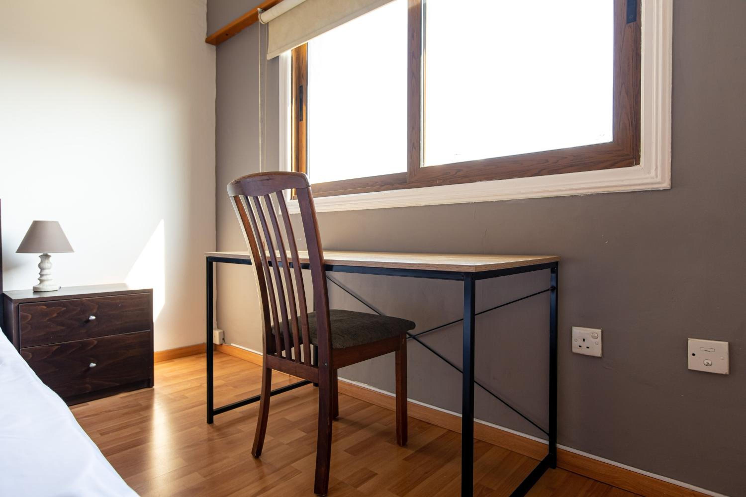 3 bedroom Central Apartment