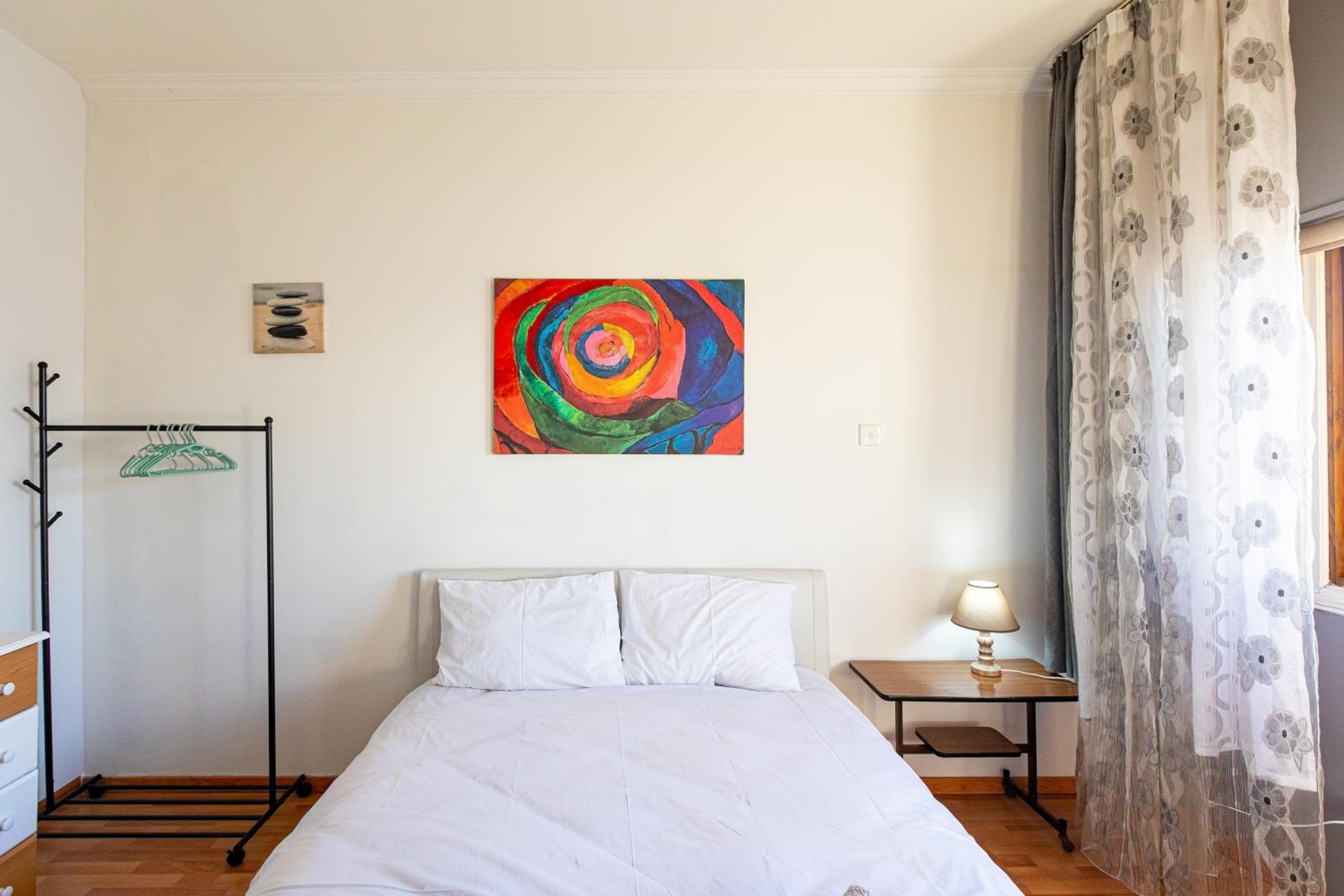 3 bedroom Central Apartment