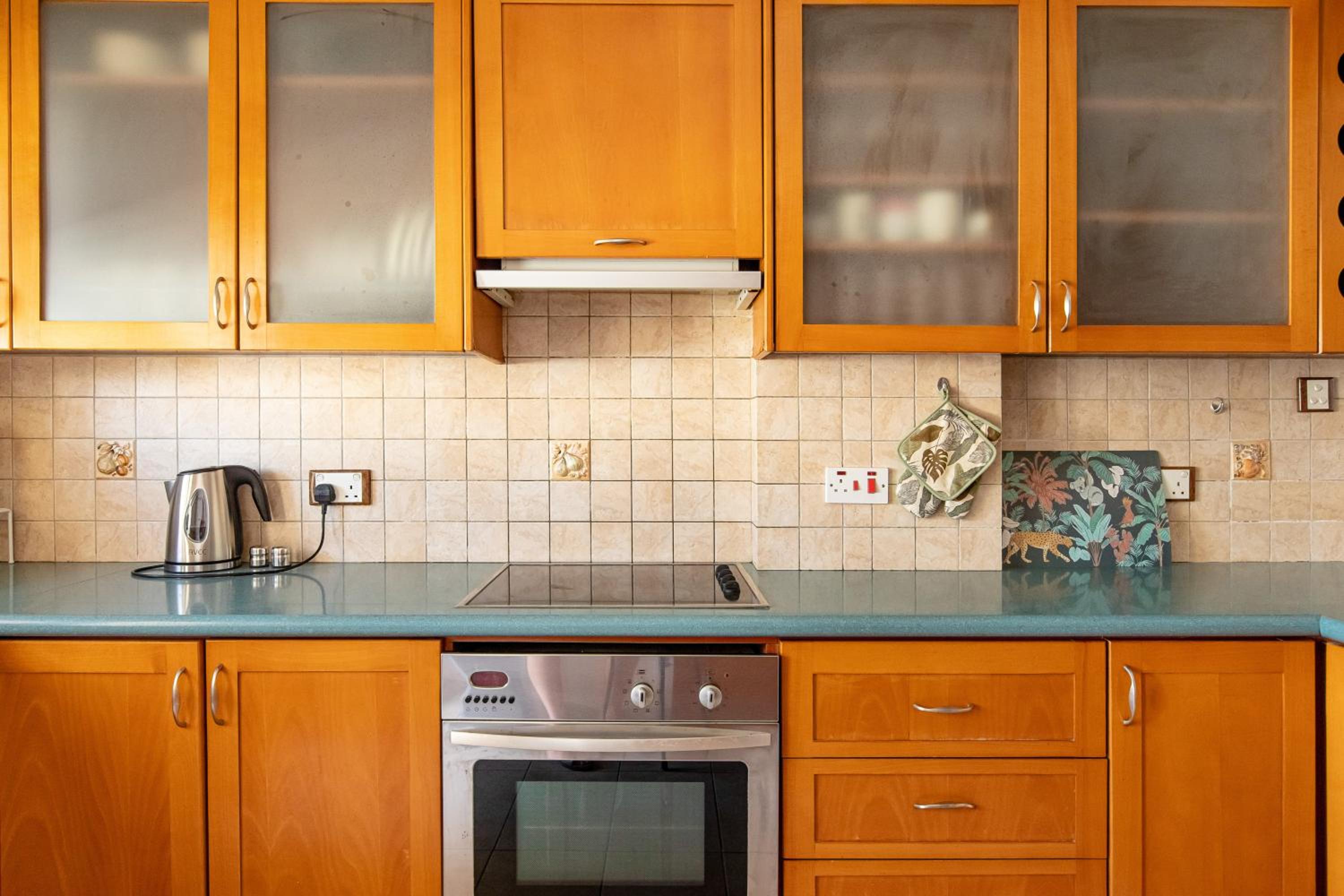 3 bedroom Central Apartment
