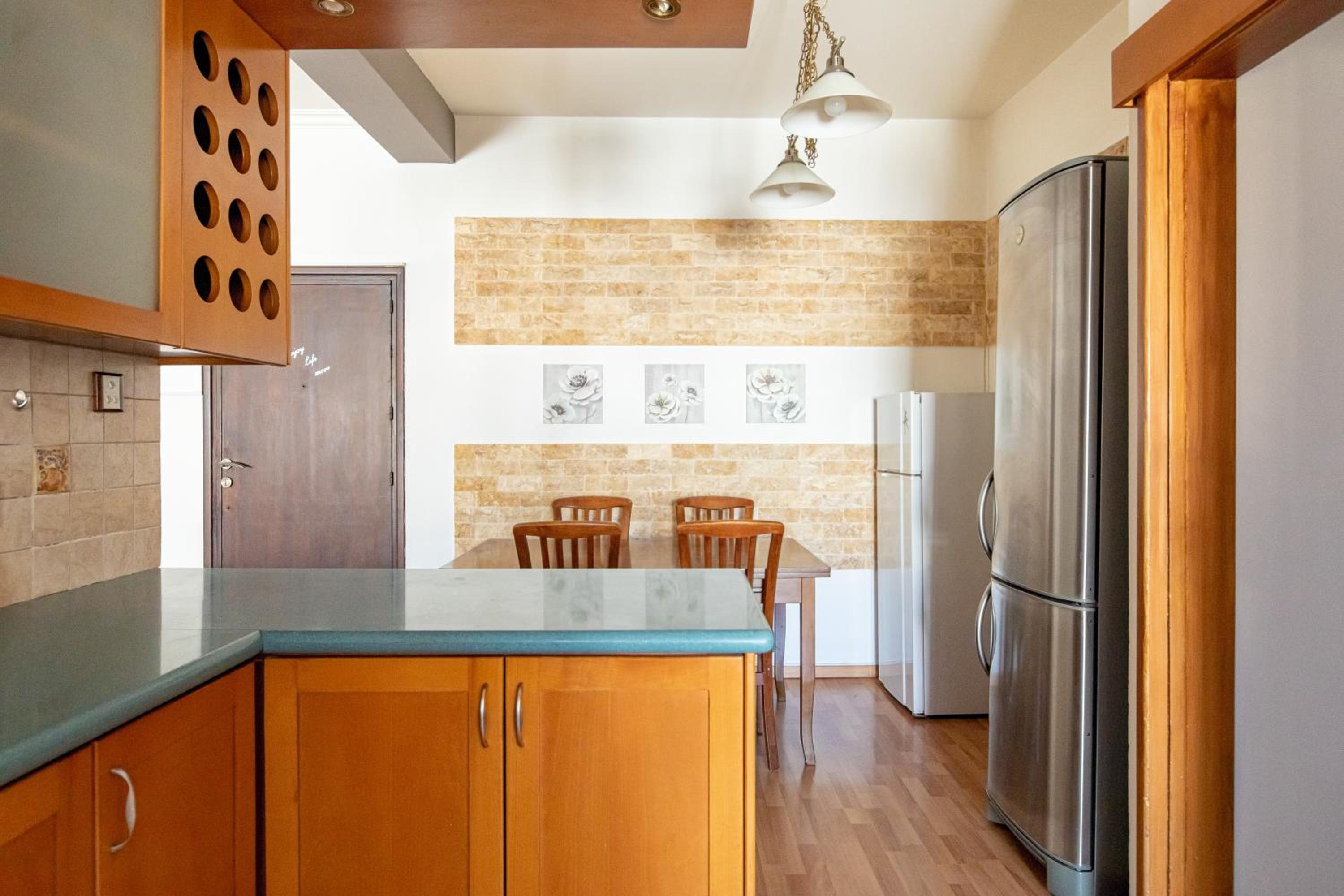 3 bedroom Central Apartment
