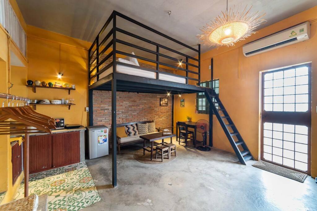 Stay&Chill - S.2: Cozy studio 3 minute walk to Bui Vien