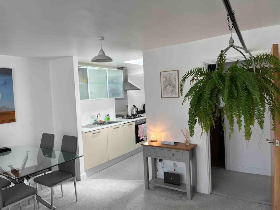 Stylish apartment in the centre of Hebden Bridge. view 5
