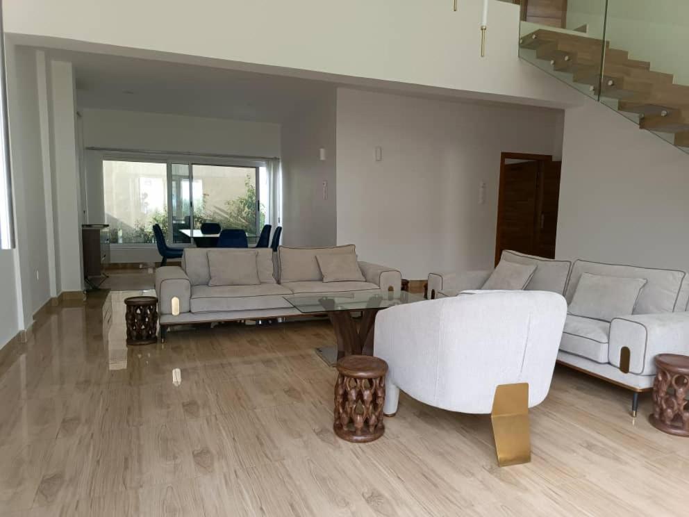 Timba Villa-Pekin