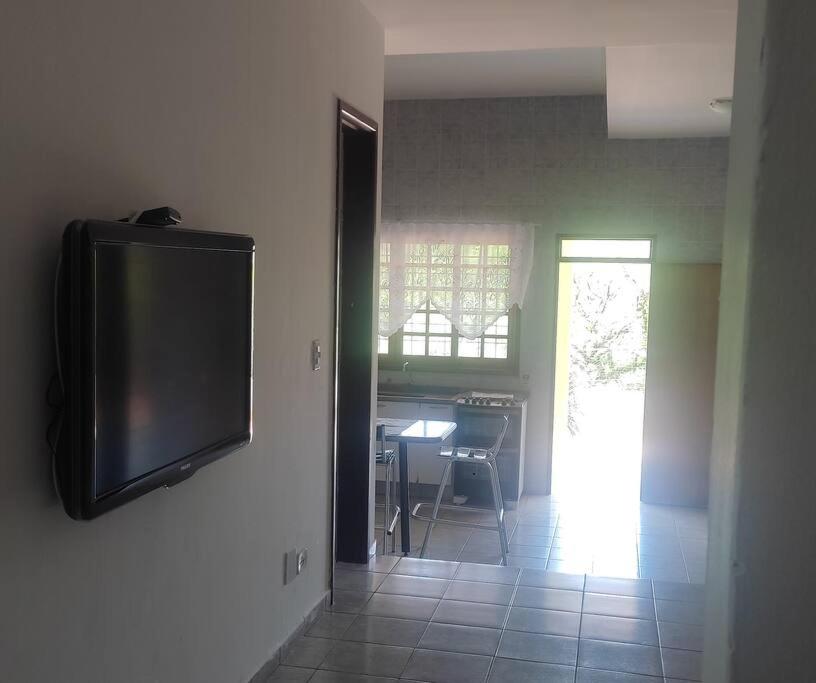 Casa Agradável, Arejada, Espaçosa, Perto de Tudo