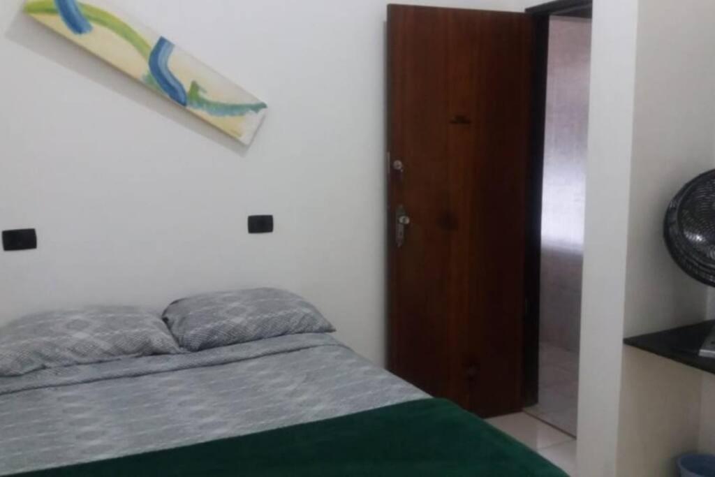 Casa Agradável, Arejada, Espaçosa, Perto de Tudo