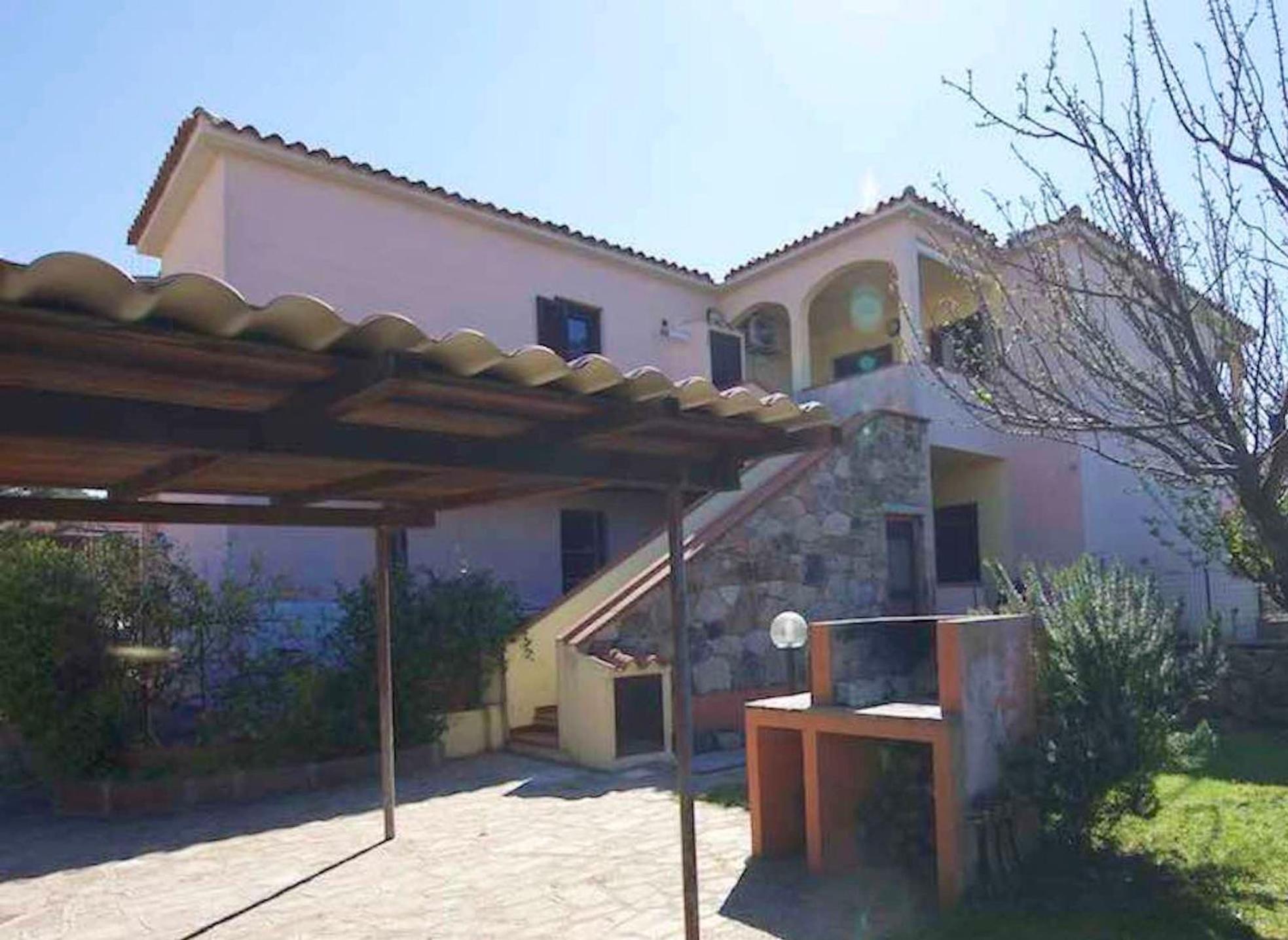 Iss Travel- Casa Pustinu, 2 bedroom-apartment with air conditioning and private garden photo 1