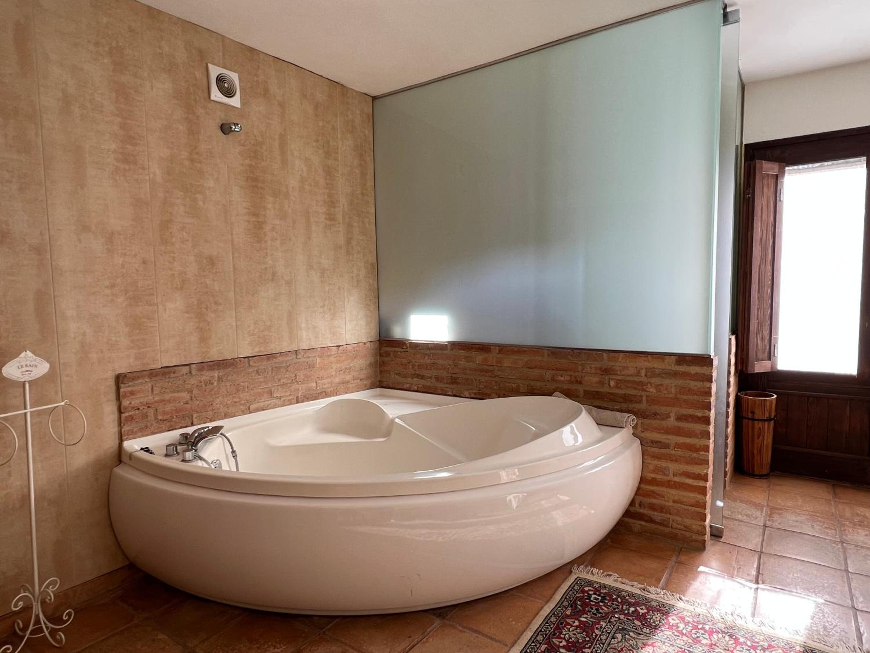 Casa Mas Molines con piscina, jacuzzi y barbacoas.