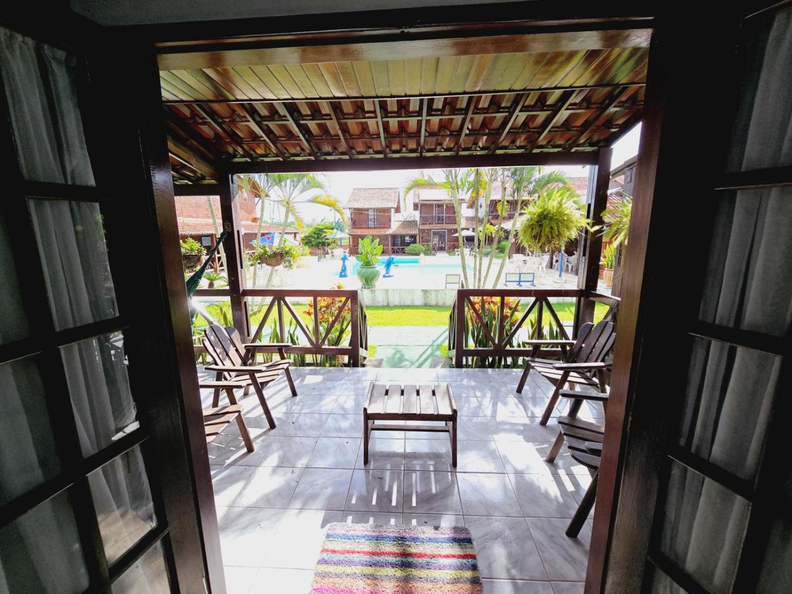 Chalé Aconchegante com Vista para Piscina