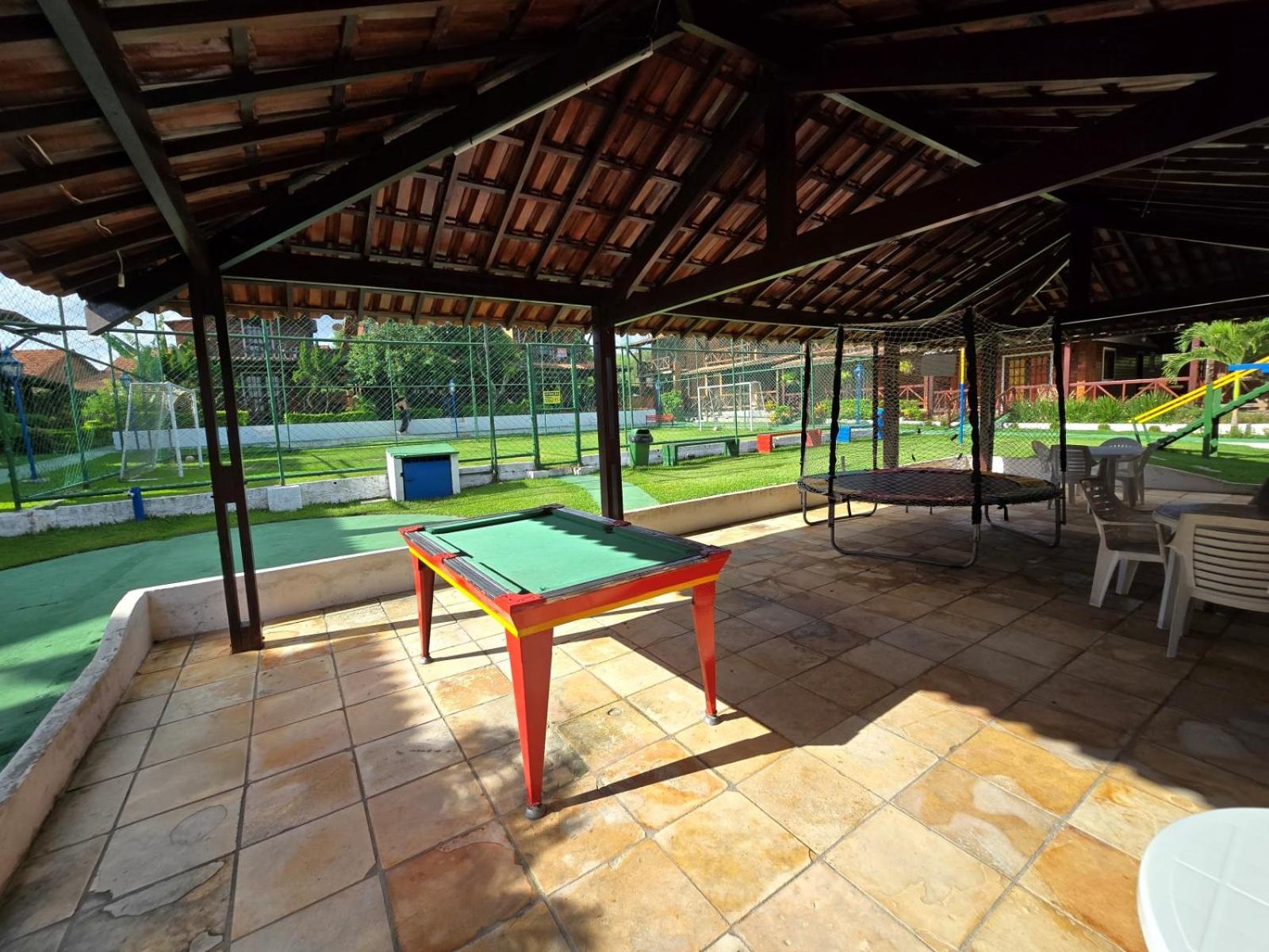Chalé Aconchegante com Vista para Piscina