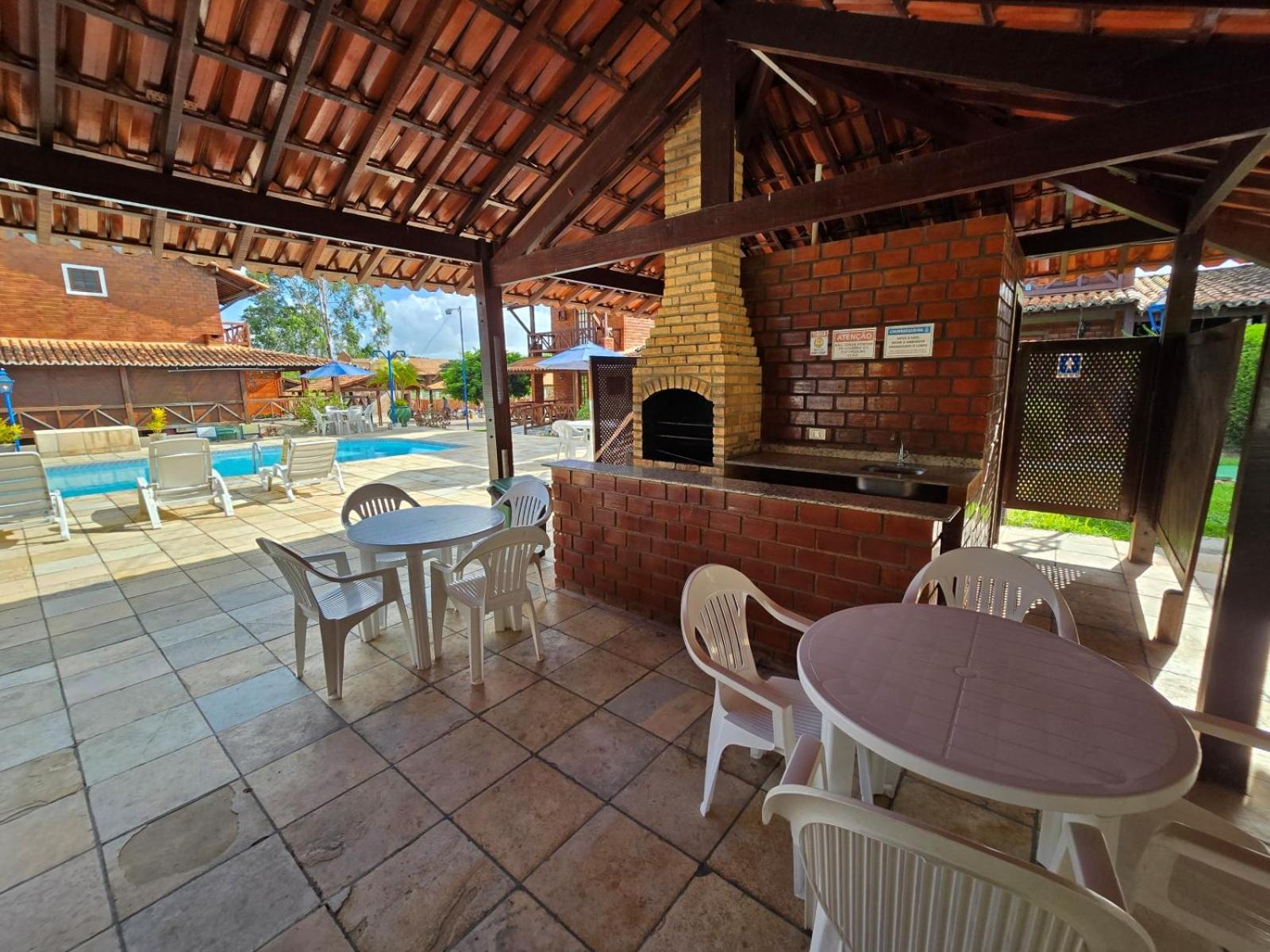 Chalé Aconchegante com Vista para Piscina