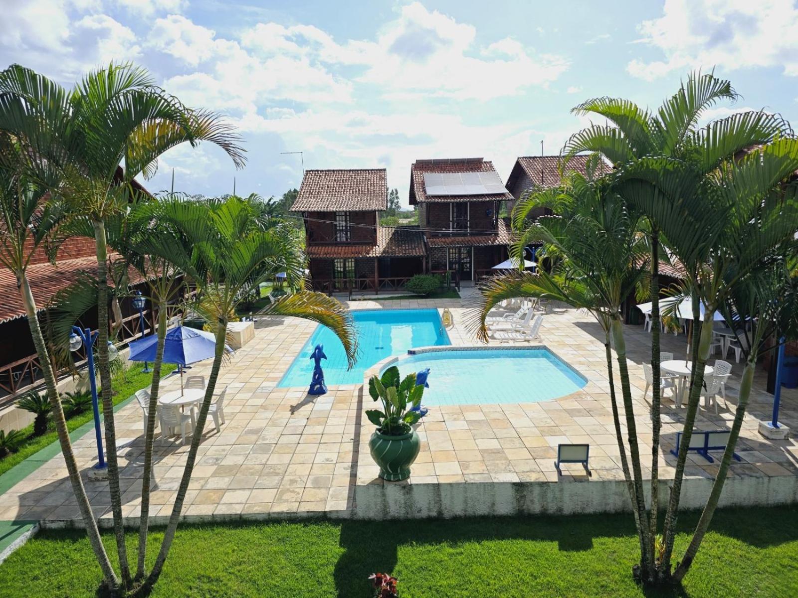 Chalé Aconchegante com Vista para Piscina