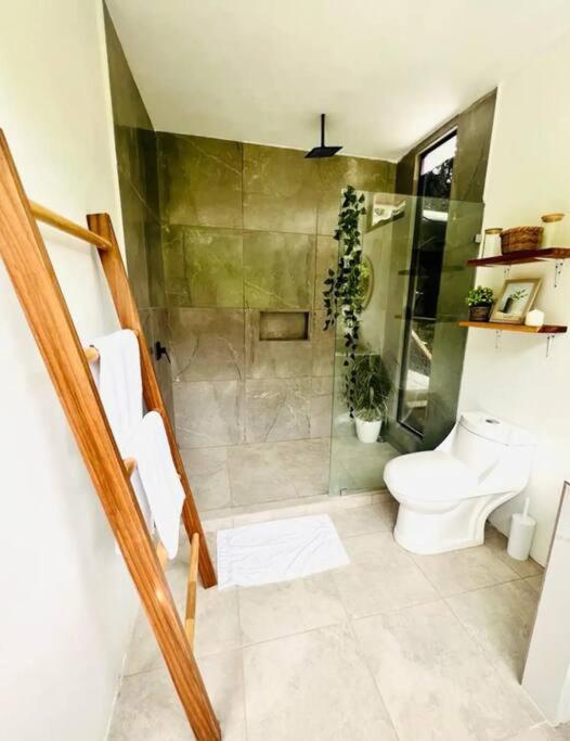 Calido loft con vista a piscina