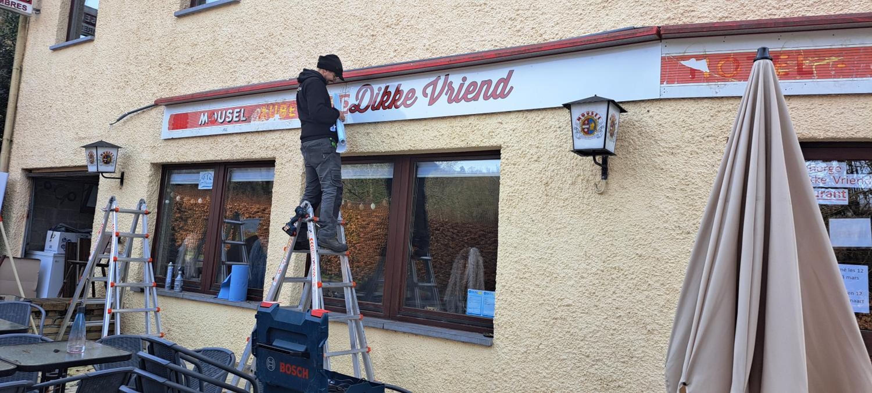 Auberge Chez Dikke Vriend, Chambres et taverne