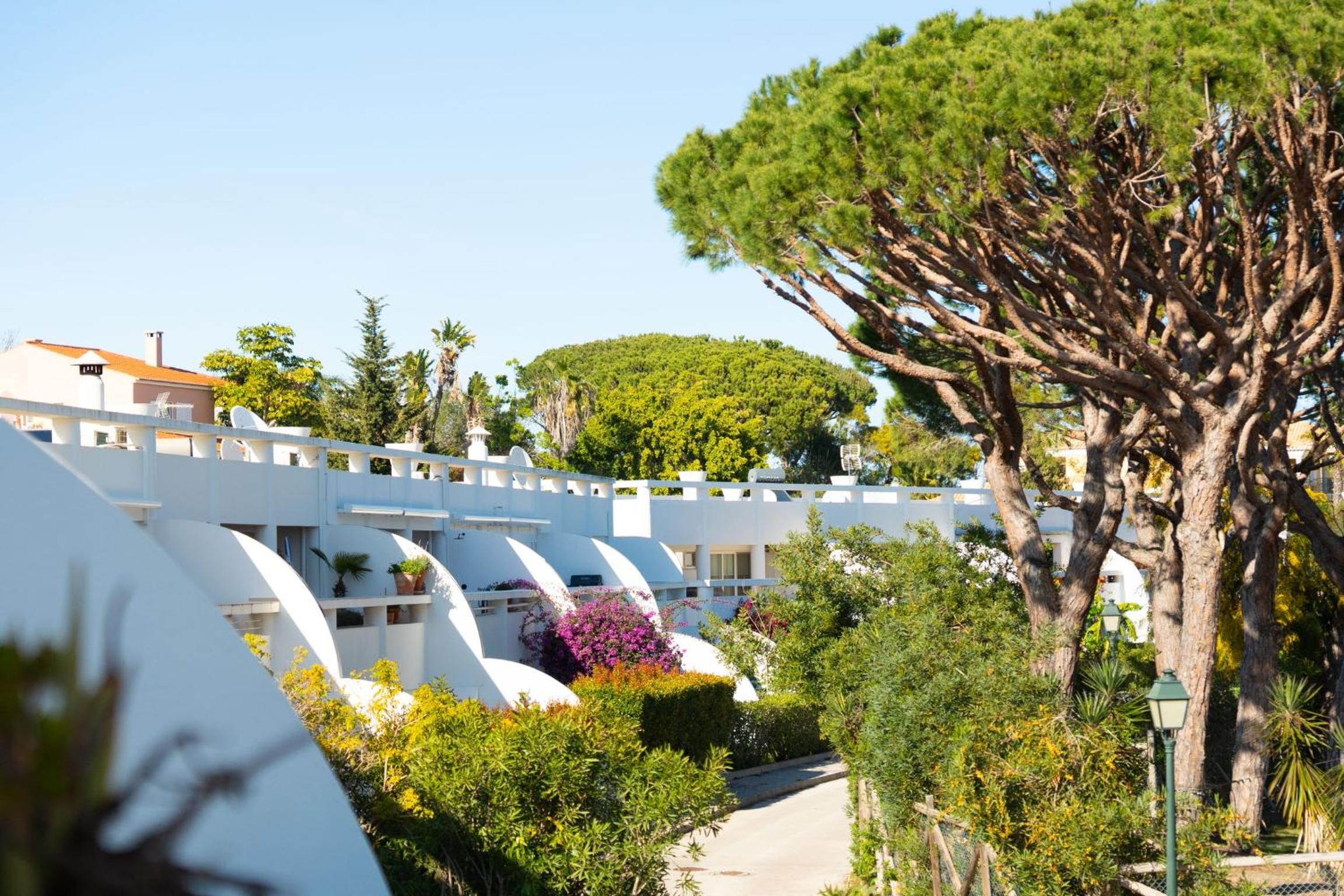 Cozy 2 BDR W/Balcony in Vale do Lobo by LovelyStay view 2