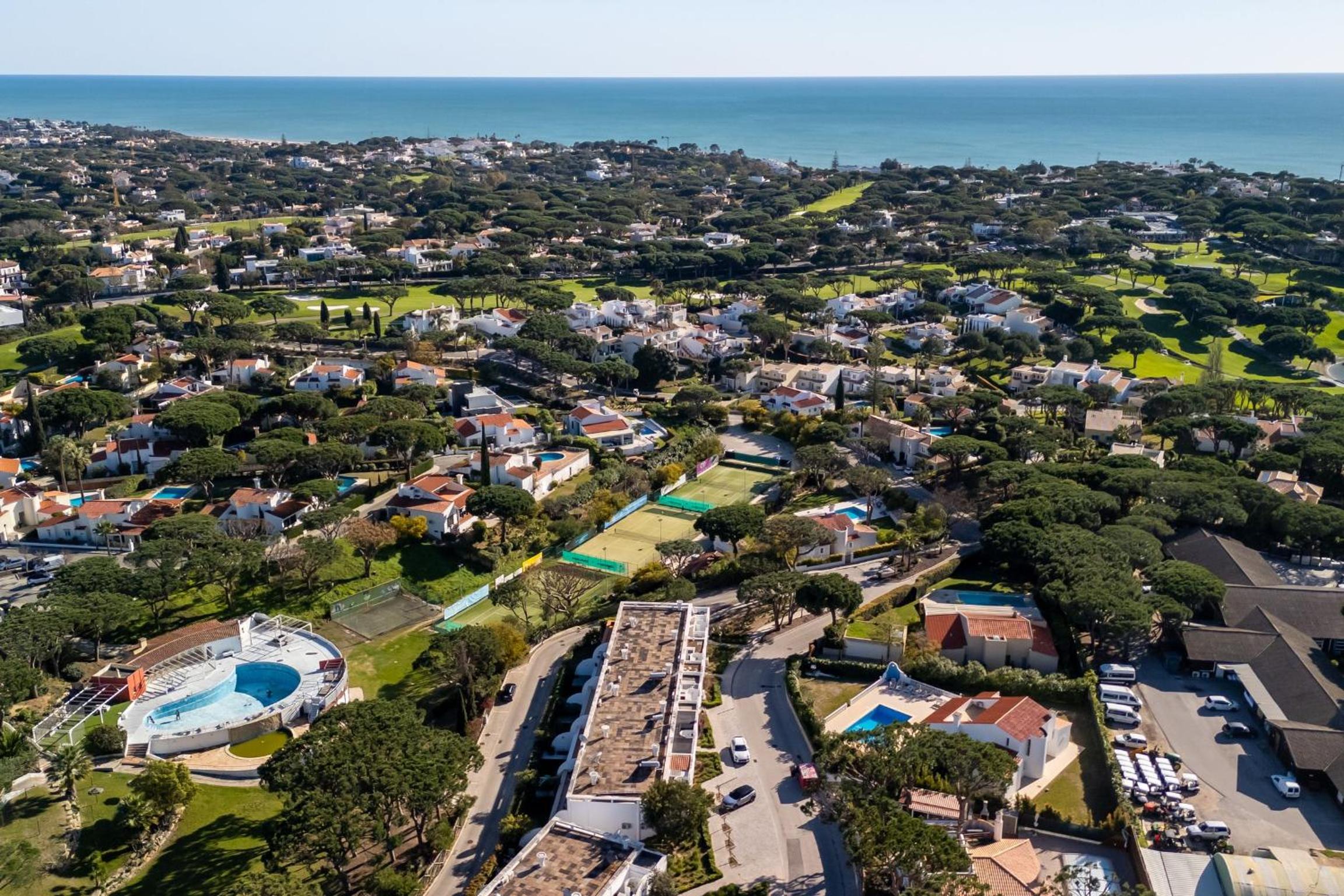 Cozy 2 BDR W/Balcony in Vale do Lobo by LovelyStay view 5
