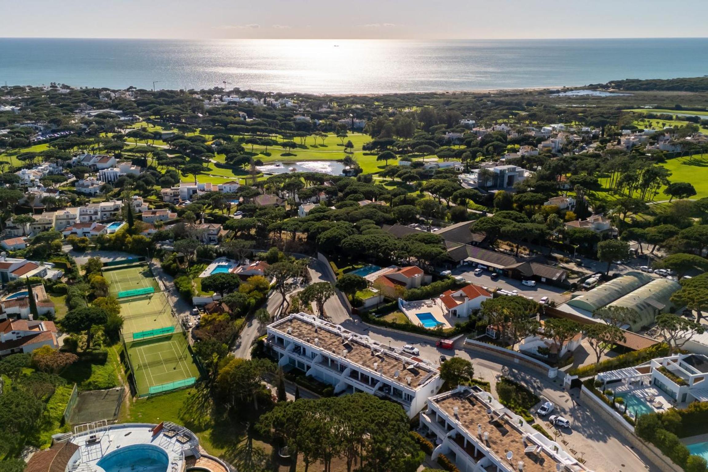 Cozy 2 BDR W/Balcony in Vale do Lobo by LovelyStay view 3