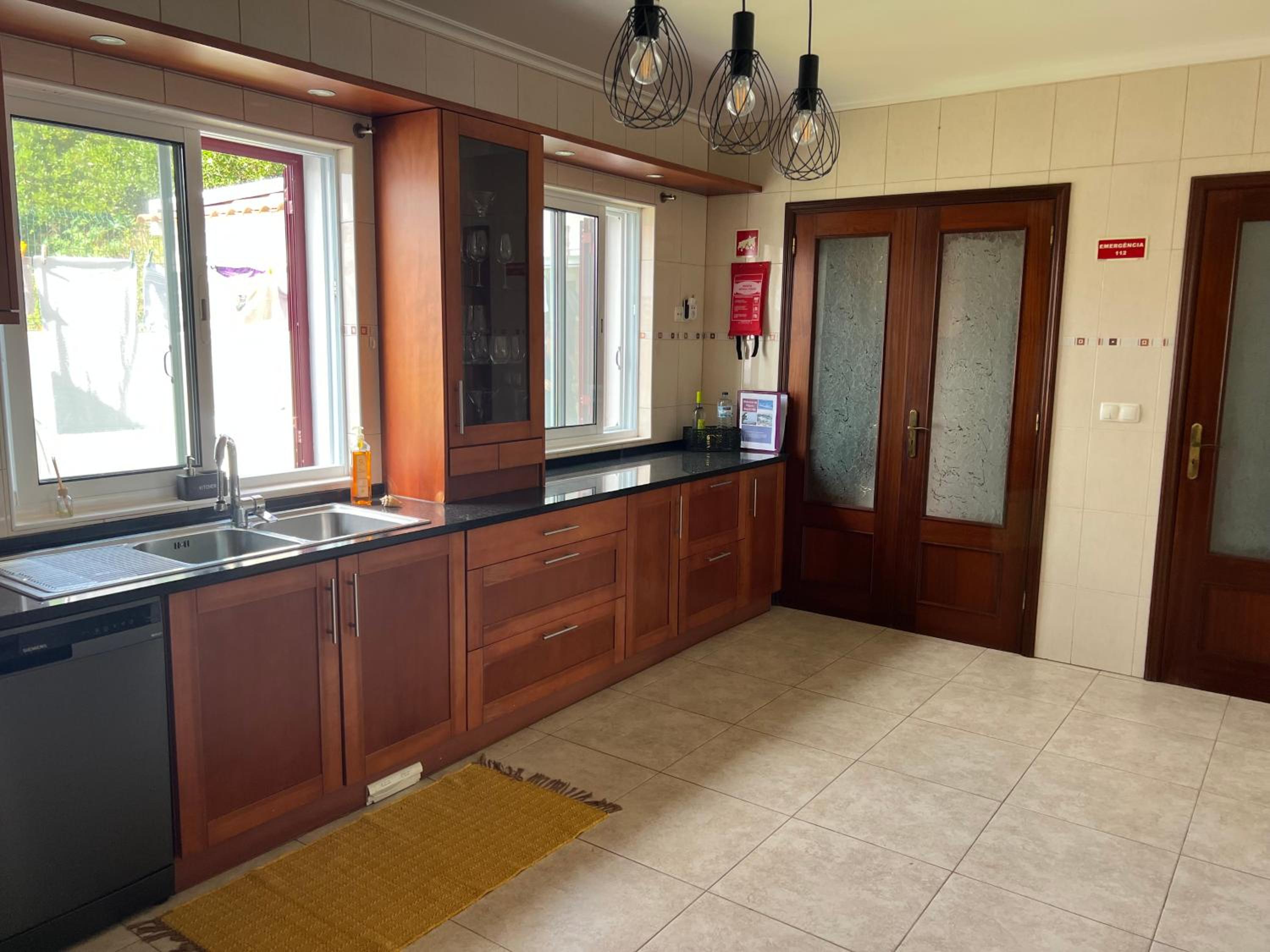 Populo Beach Villa, Walk to Beach, Air Conditioning and Heating, near Ponta Delgada view 3