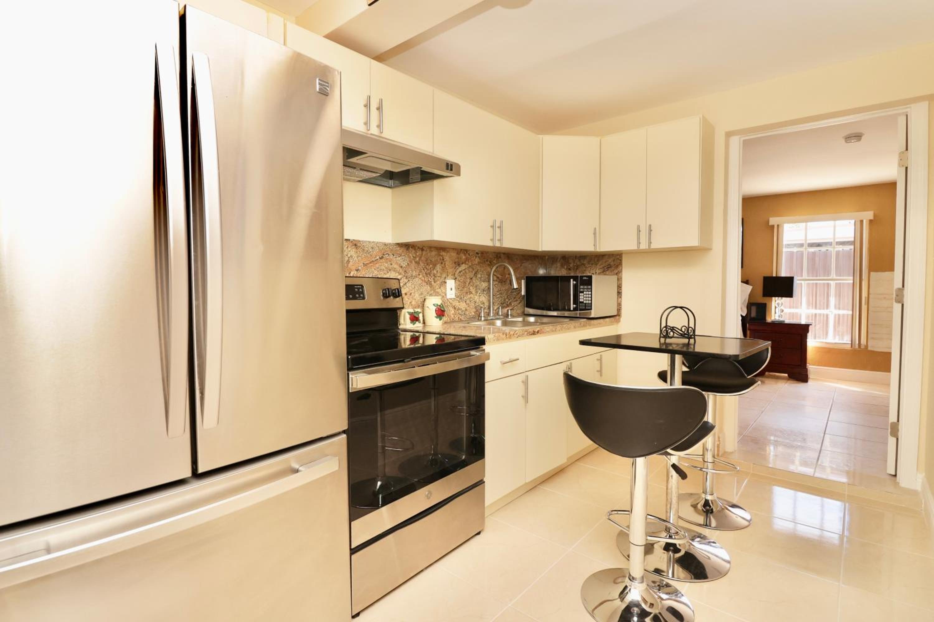 Miami Retreat : 1BR Haven