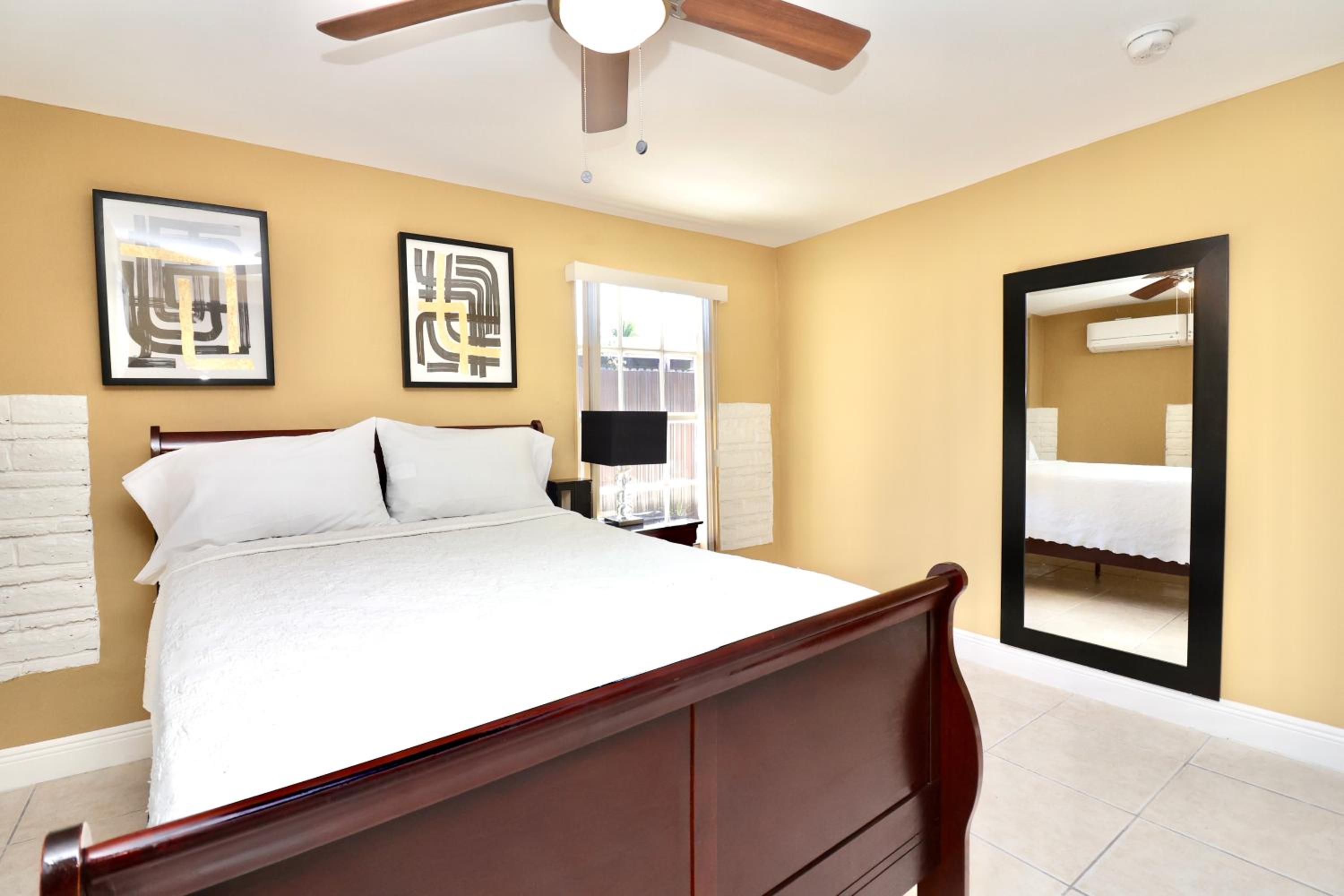 Miami Retreat : 1BR Haven