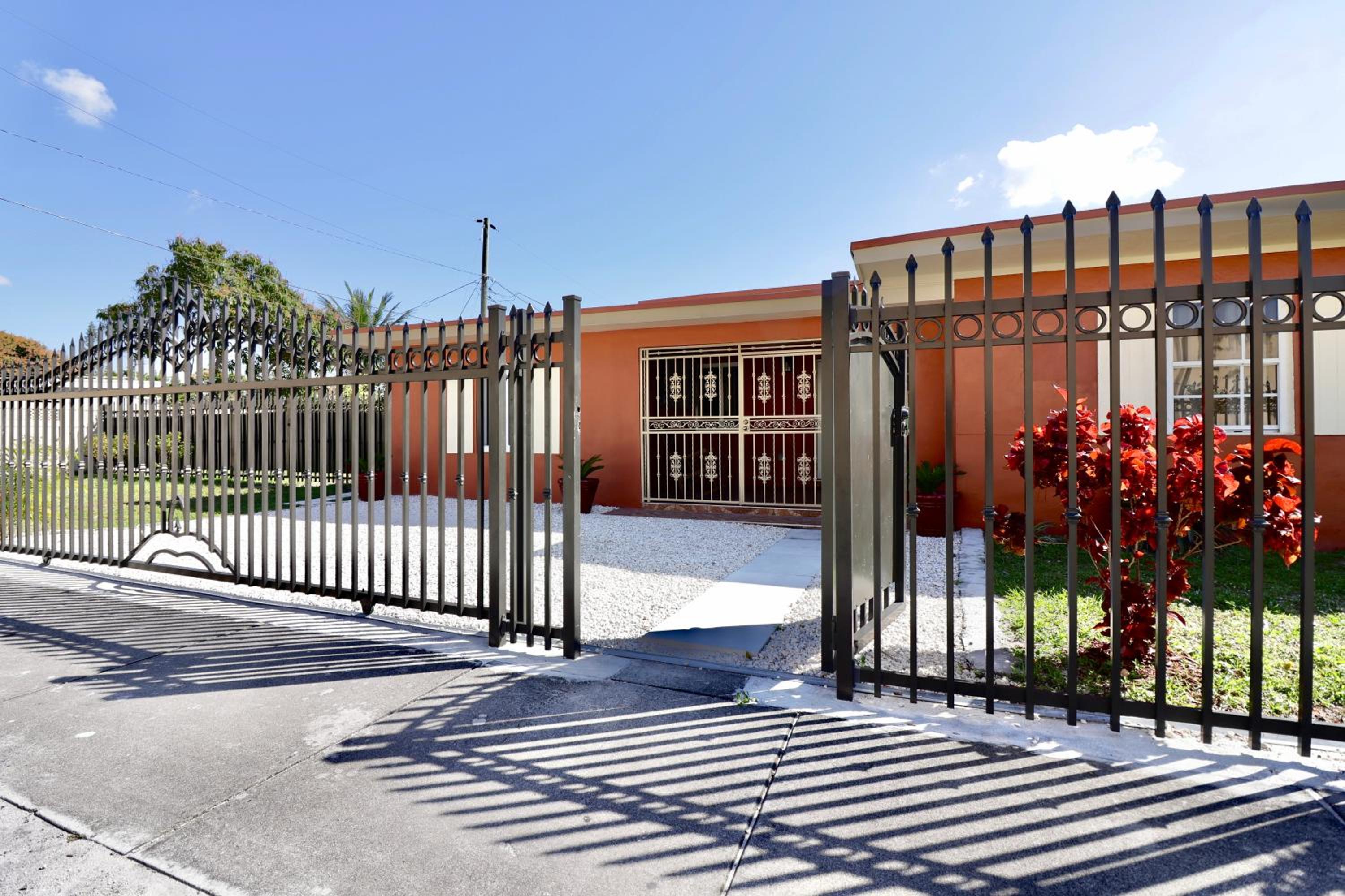 Miami Retreat : 1BR Haven