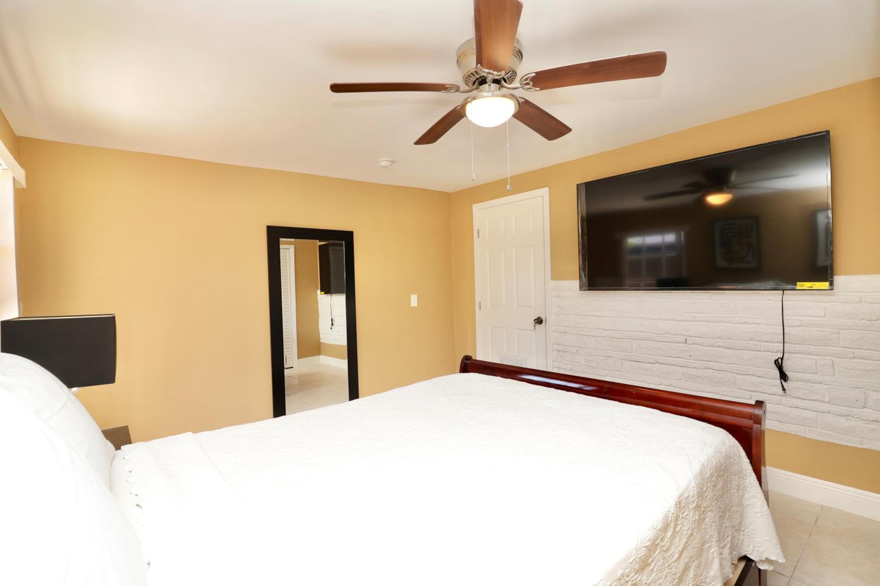 Miami Retreat : 1BR Haven