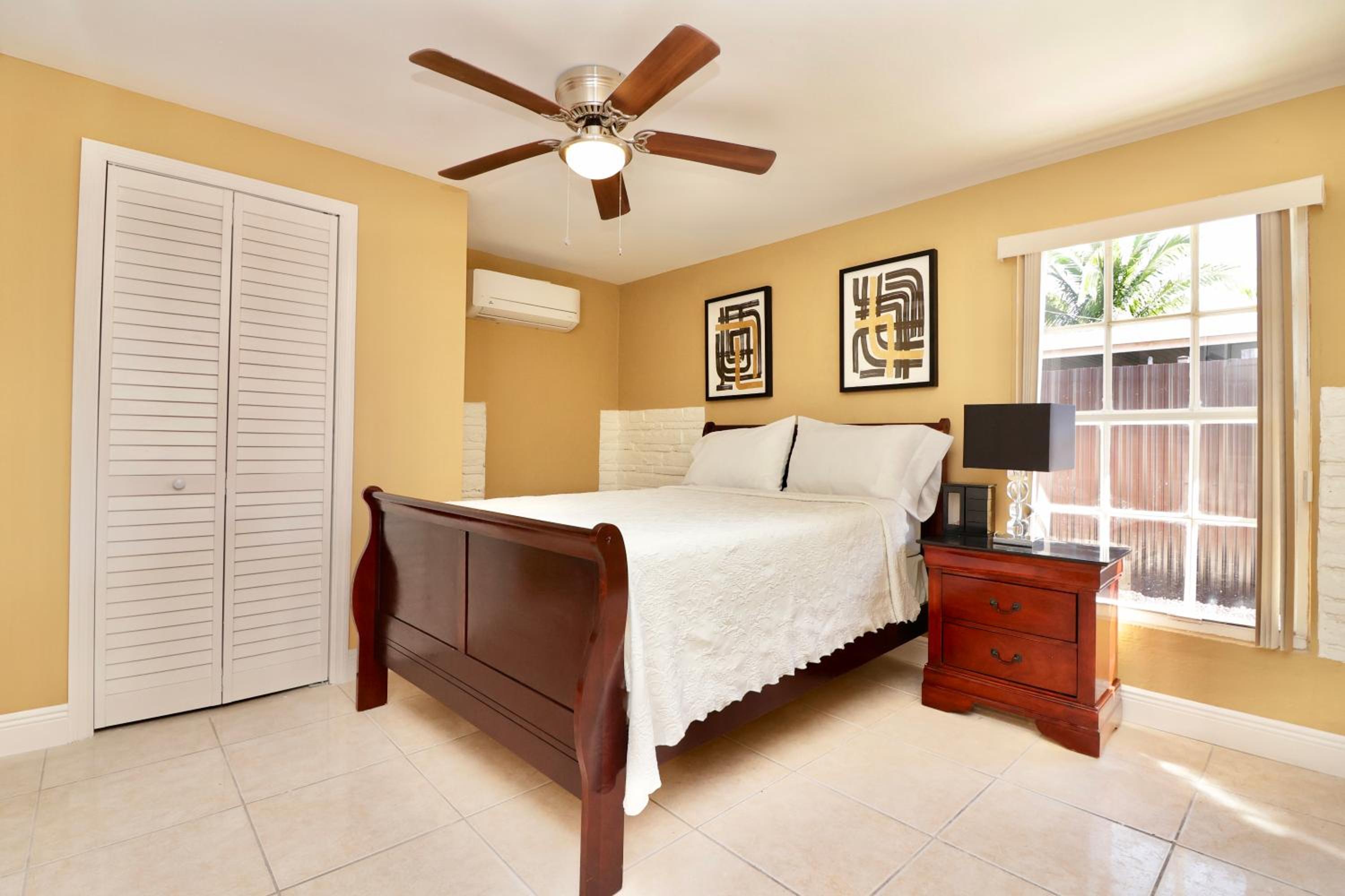 Miami Retreat : 1BR Haven