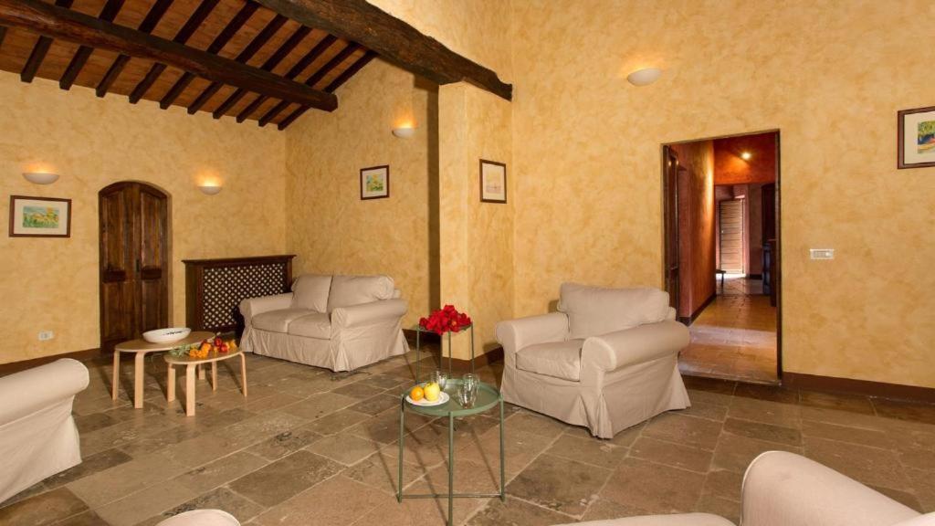 PoloTuristicoUmbria Casale Roteto con Piscina view 5