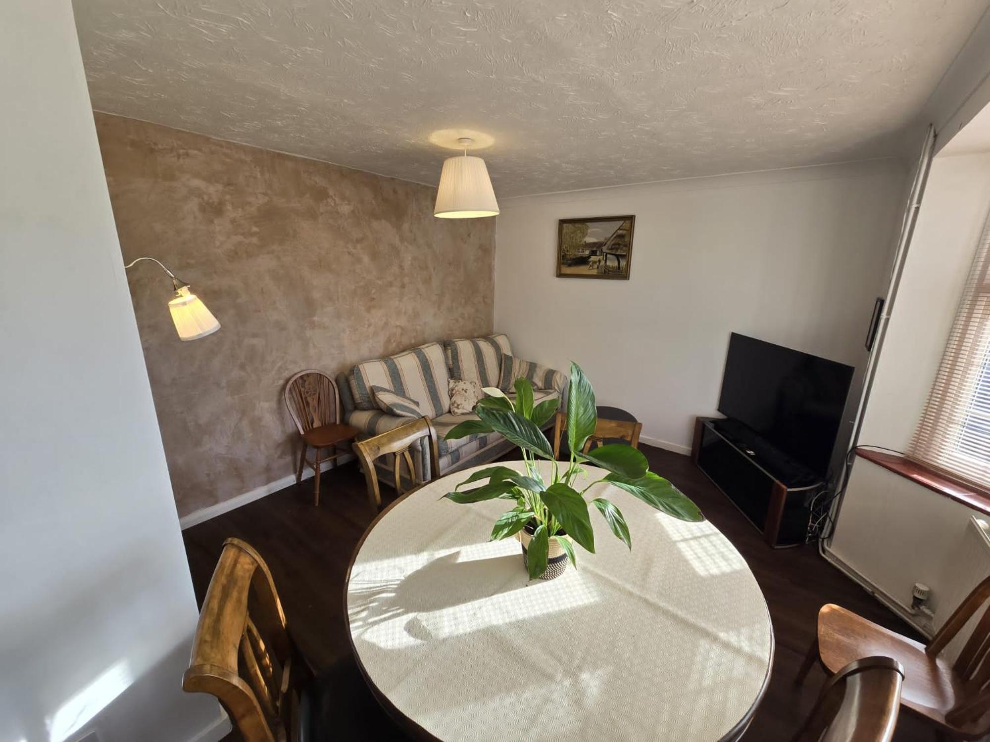 4 Bedroom Home with Parking view 5