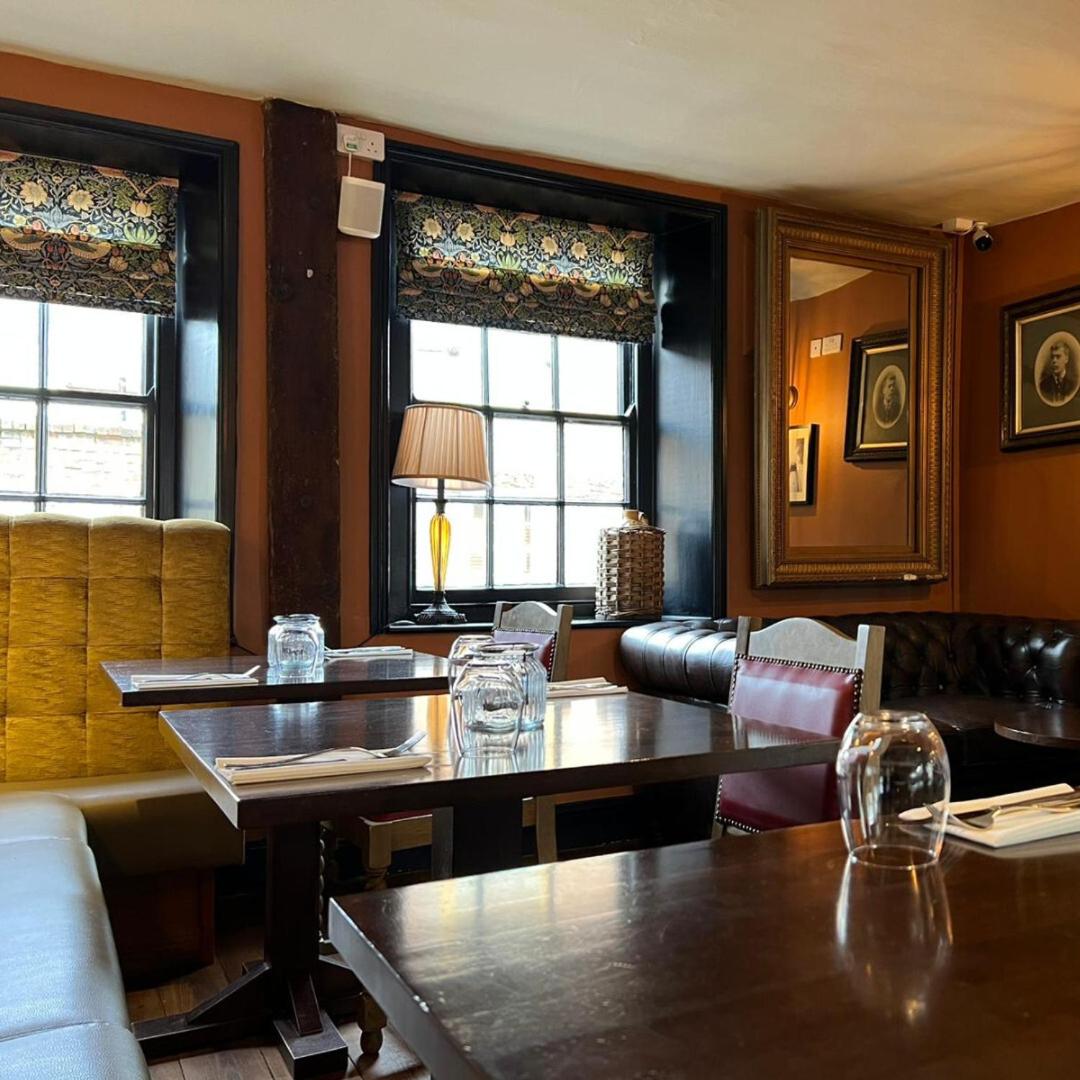 The Crown Inn at Benson view 4