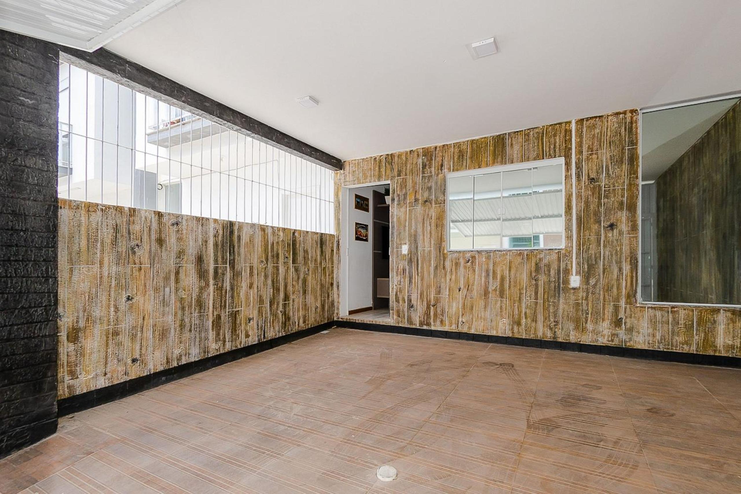 Casa ampla c/ churrasqueira nos Ingleses CRL001
