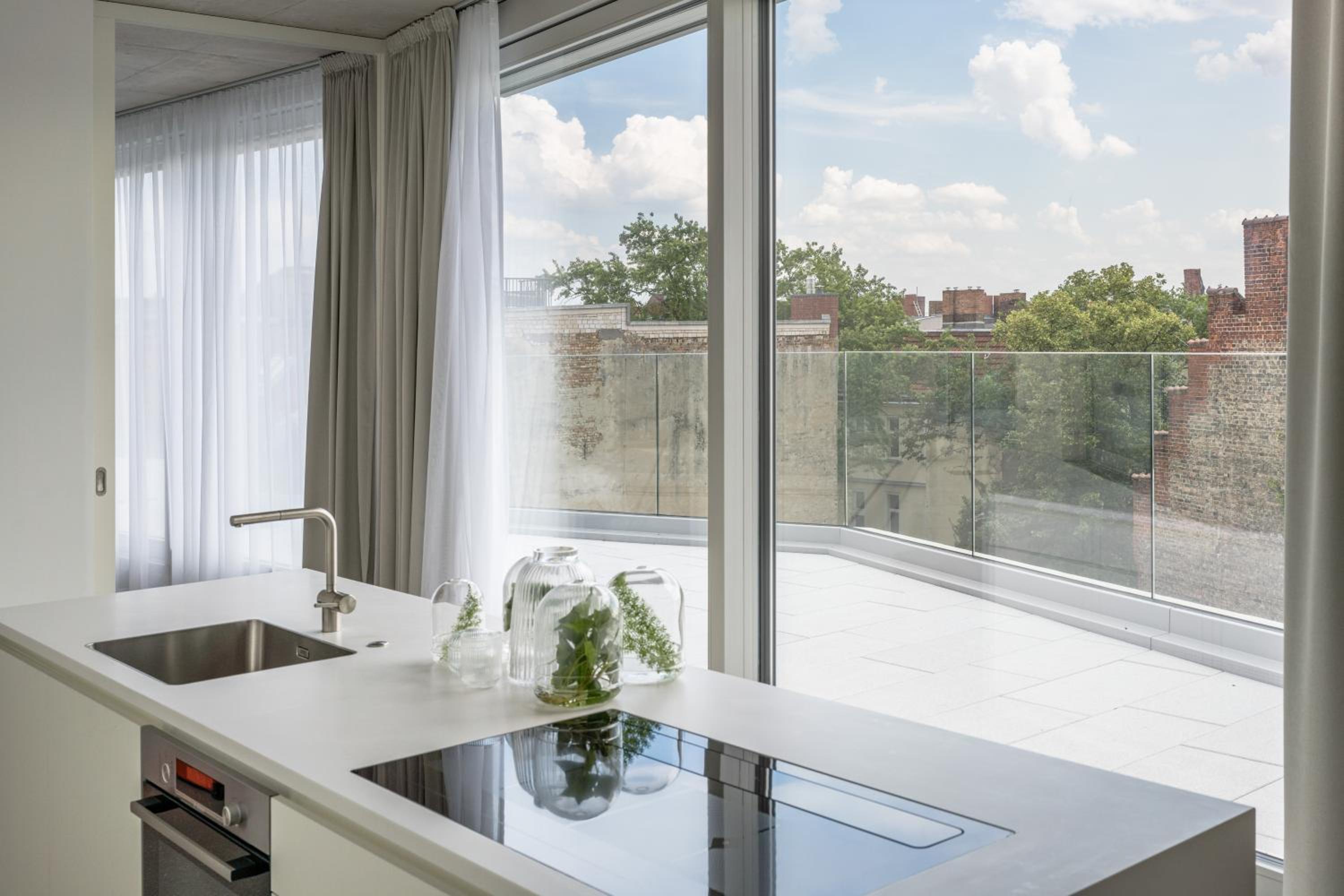 Carlotta Apartments