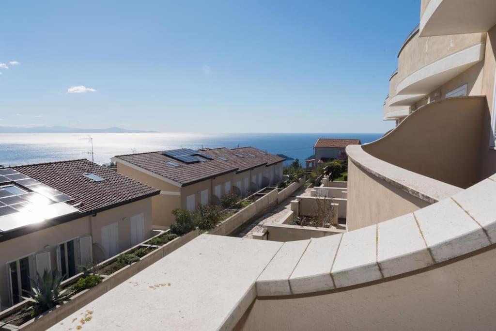 Villa La Meraviglia-Amazing Sea View view 4