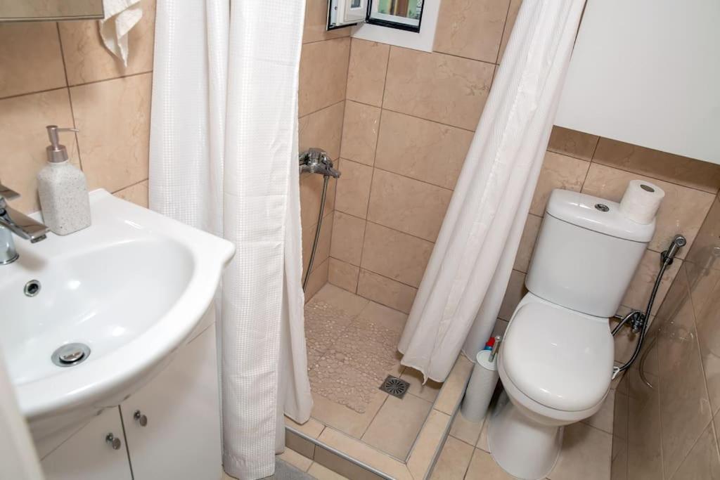 Seafront central Apt in Lavrio view 5