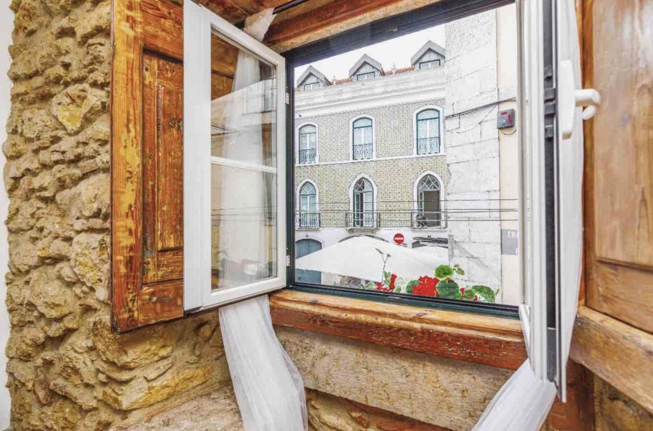 Pituresque Flat in St Jorge Castle by Homeful Homes view 2