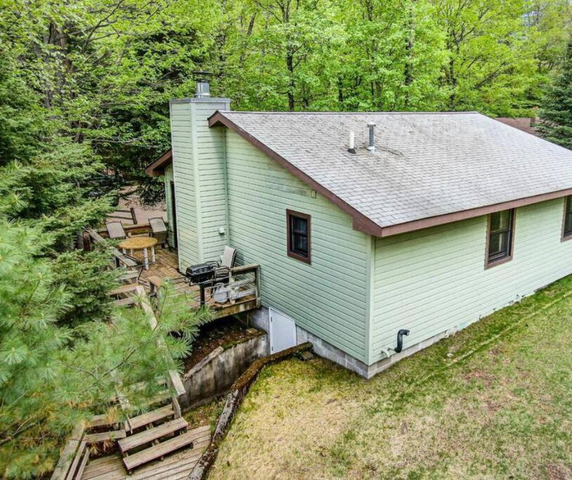 3BR Waterfront Cabin w/ Wi-Fi & Private Docks view 2